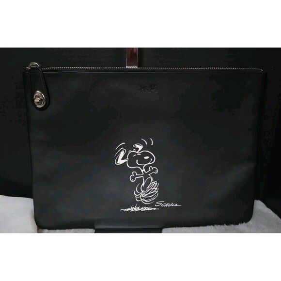 Coach X Peanuts Snoopy Dancing Large Folio Black Leather Ltd.Release - 69 Of 80 - Picture 1 of 8
